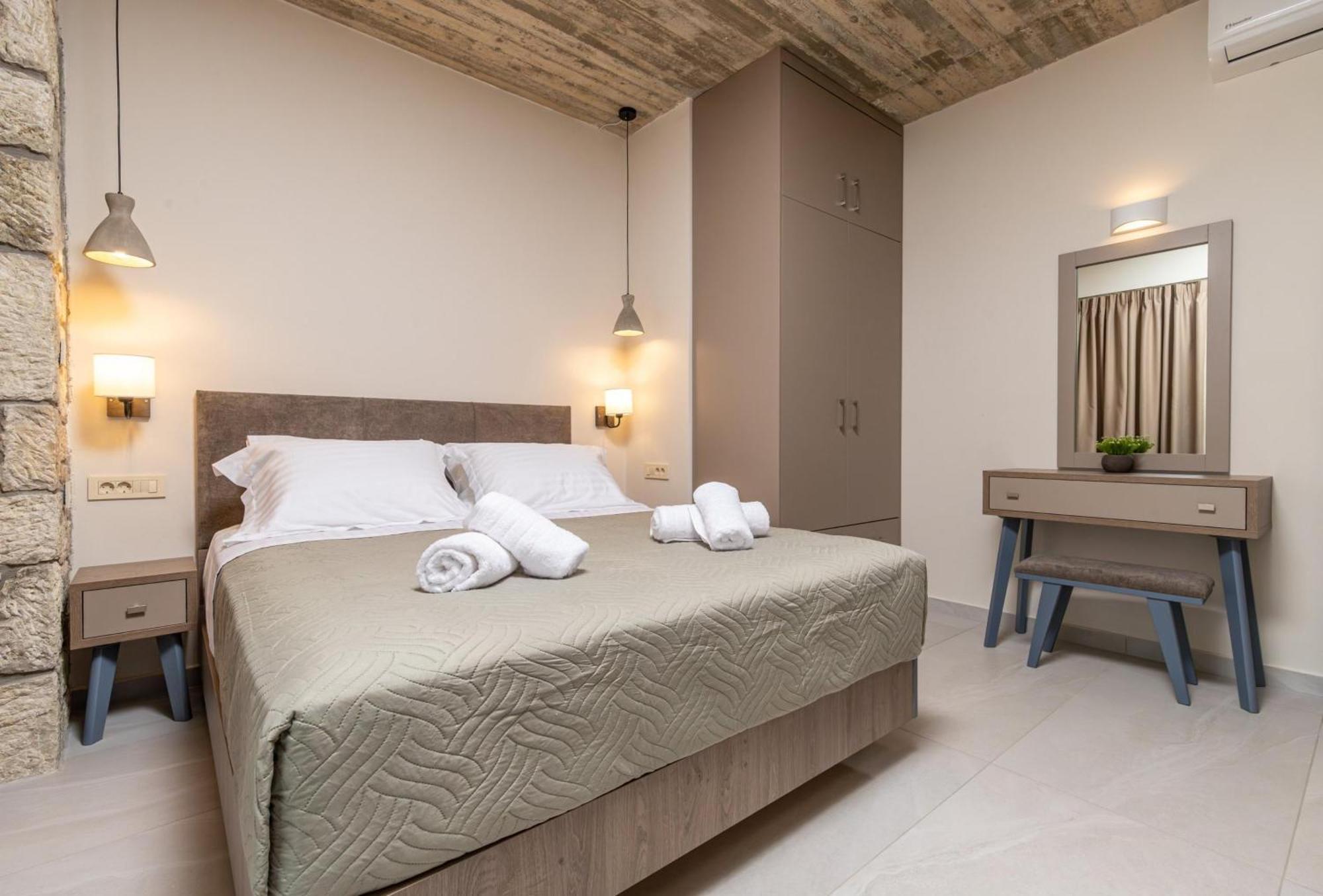 Achatis Apartments With Sea View Kolimvarion Bagian luar foto
