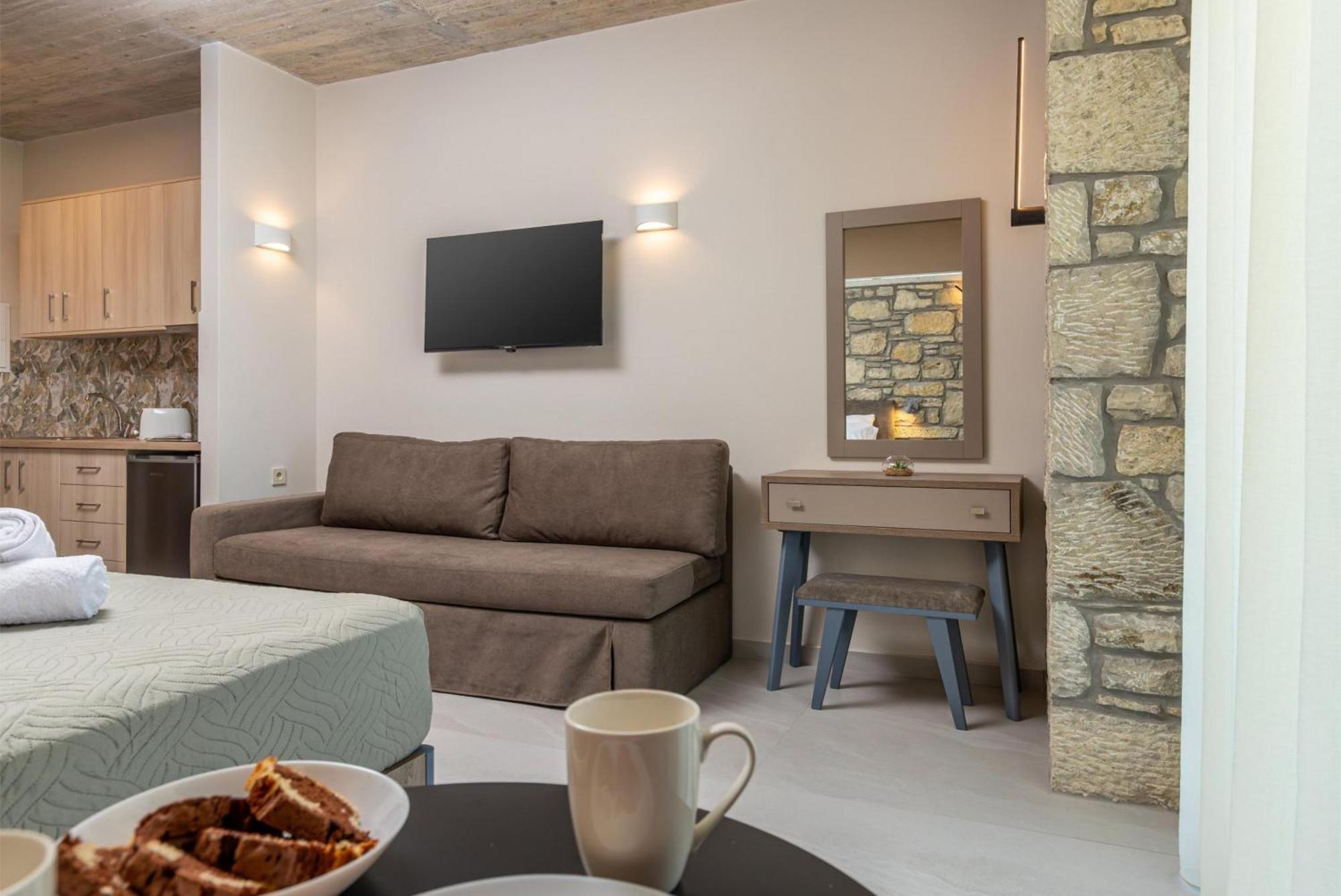 Achatis Apartments With Sea View Kolimvarion Bagian luar foto