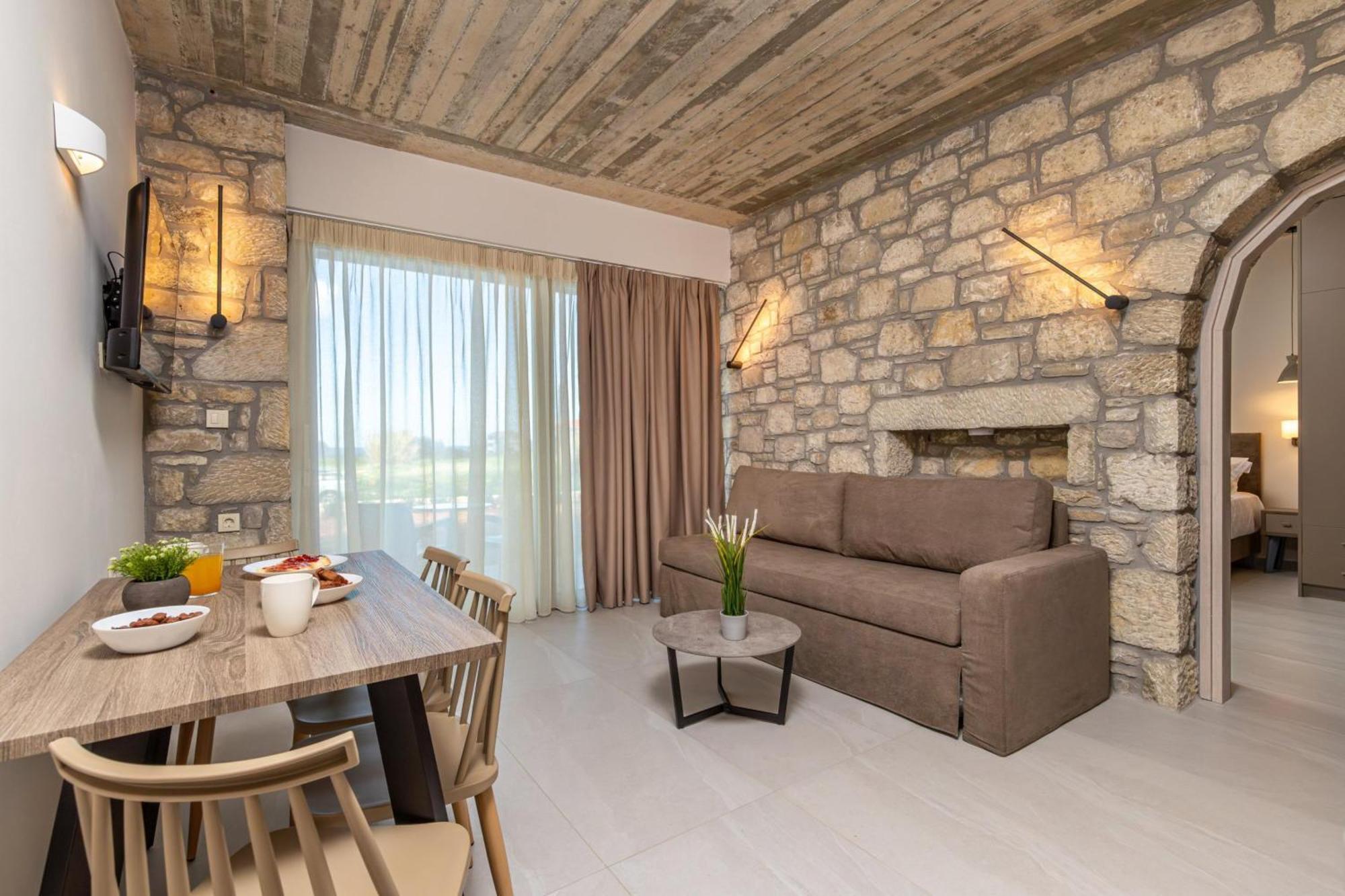 Achatis Apartments With Sea View Kolimvarion Bagian luar foto