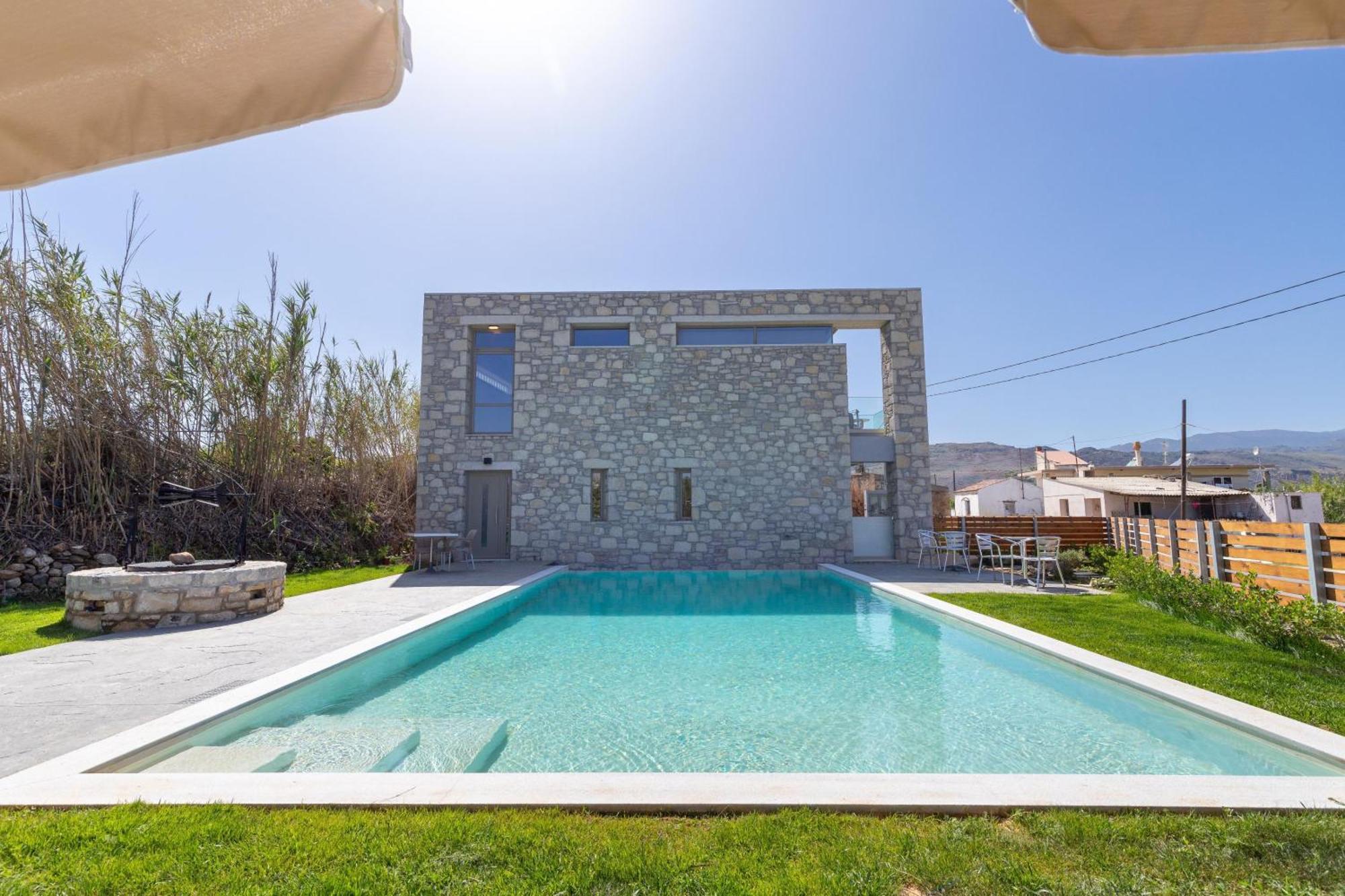 Achatis Apartments With Sea View Kolimvarion Bagian luar foto