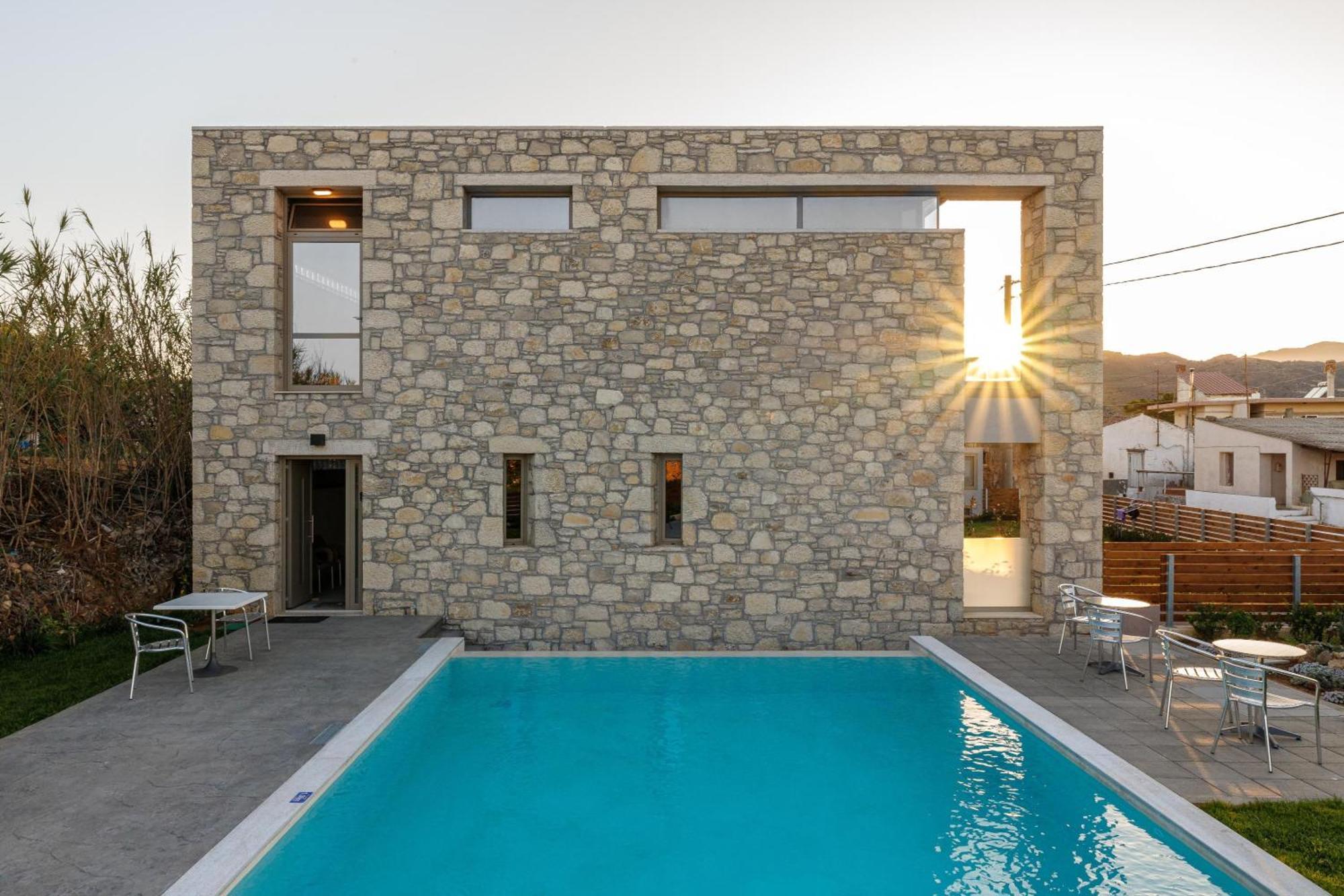 Achatis Apartments With Sea View Kolimvarion Bagian luar foto