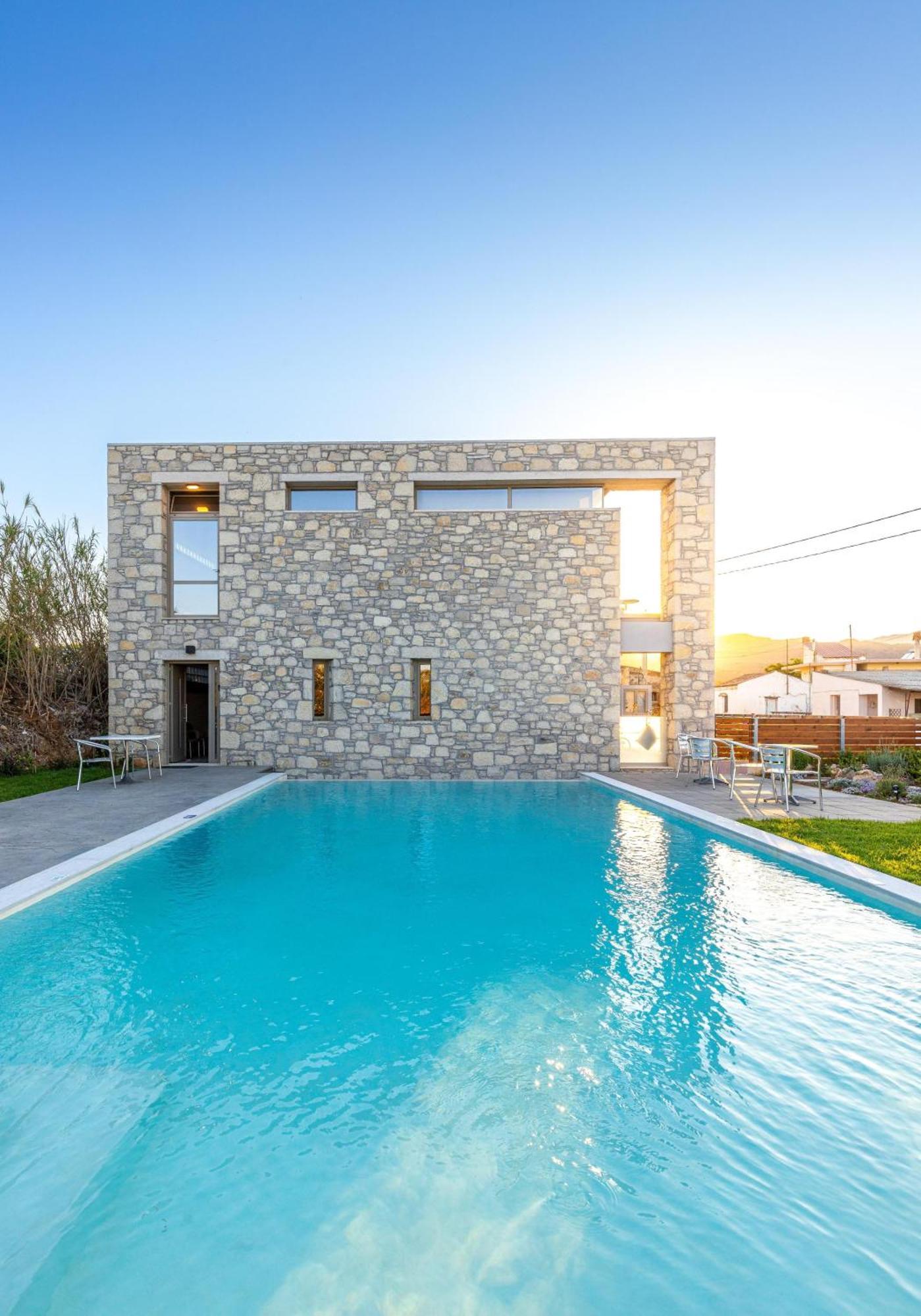 Achatis Apartments With Sea View Kolimvarion Bagian luar foto