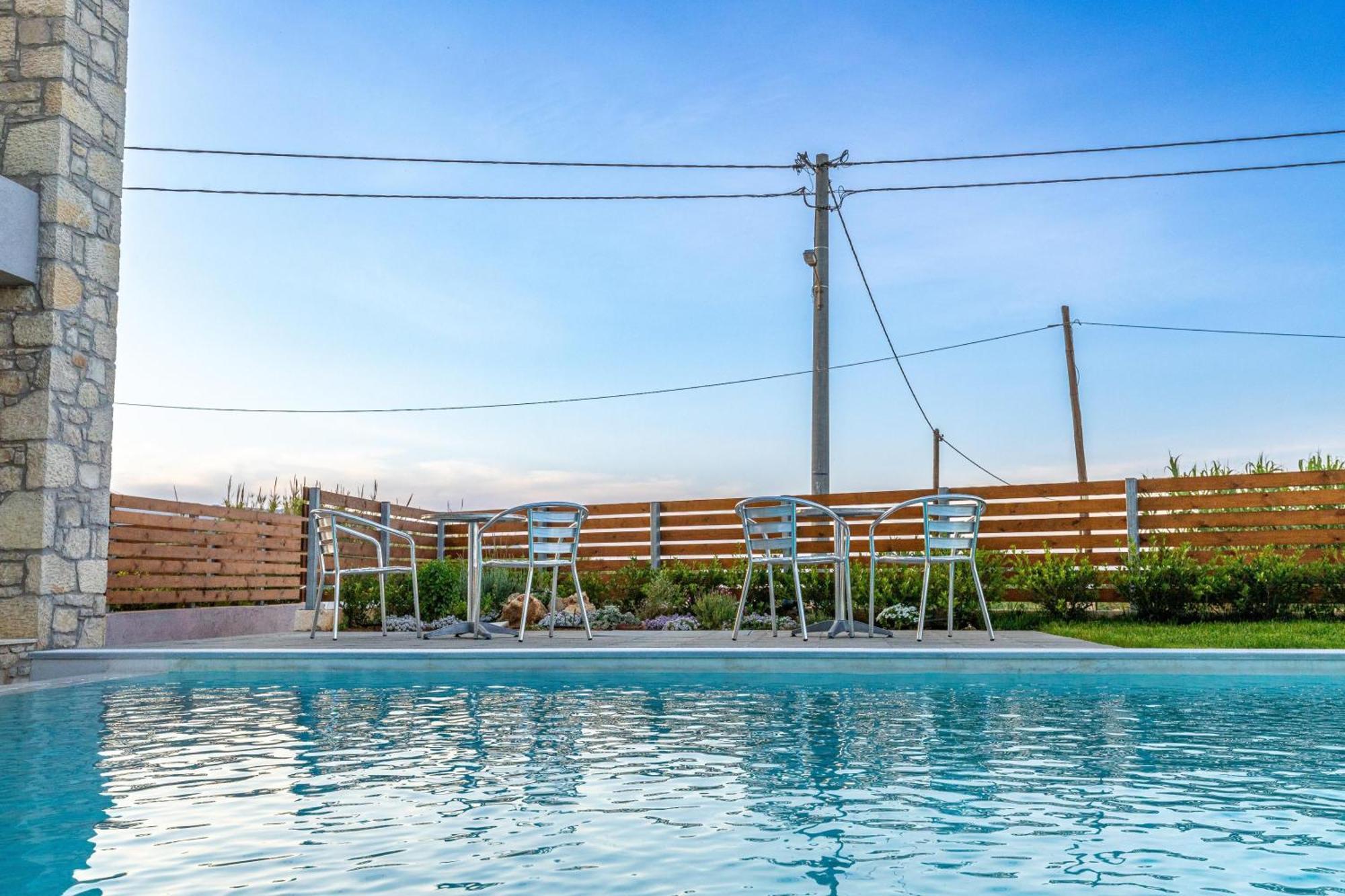 Achatis Apartments With Sea View Kolimvarion Bagian luar foto
