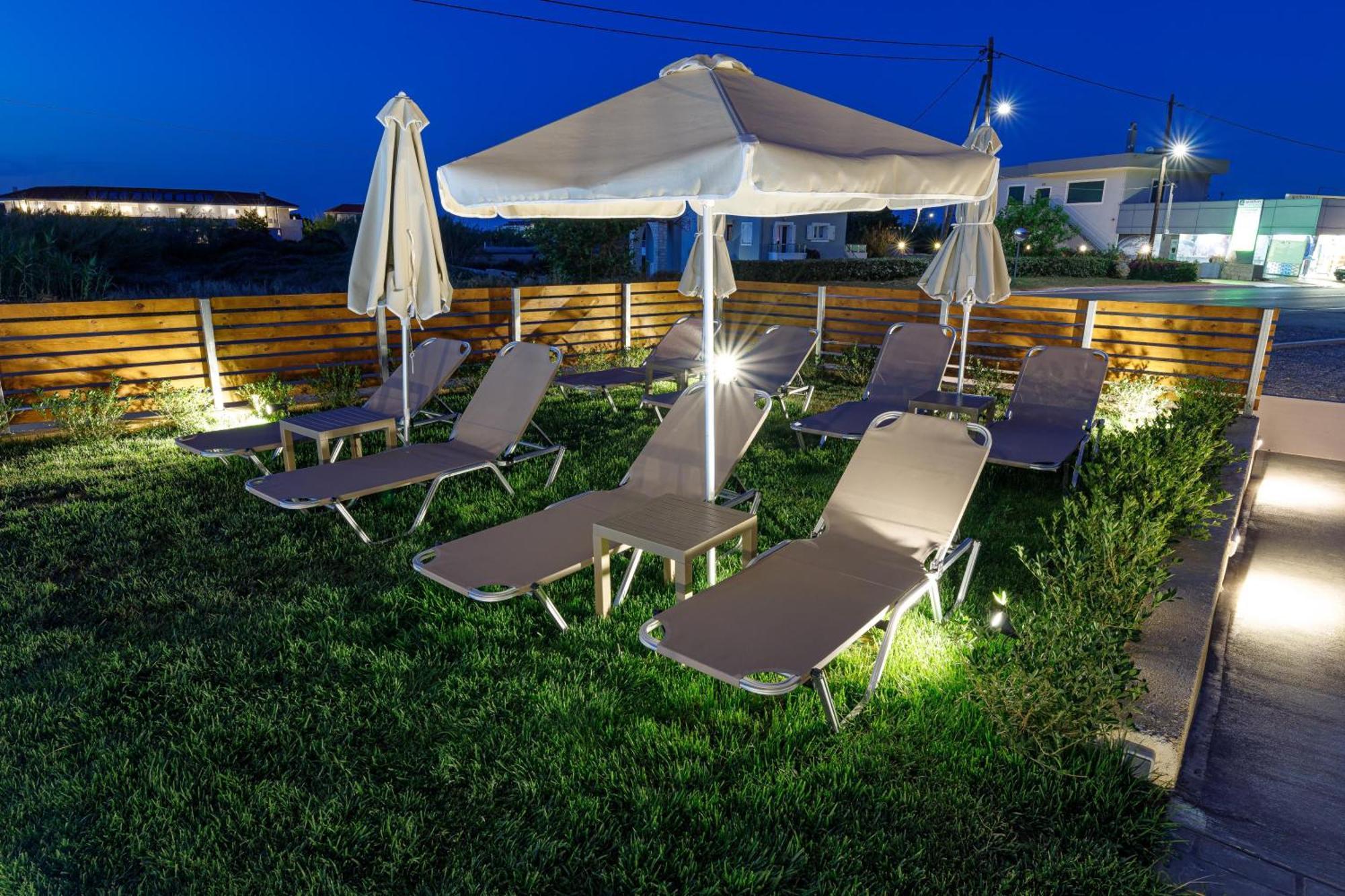 Achatis Apartments With Sea View Kolimvarion Bagian luar foto